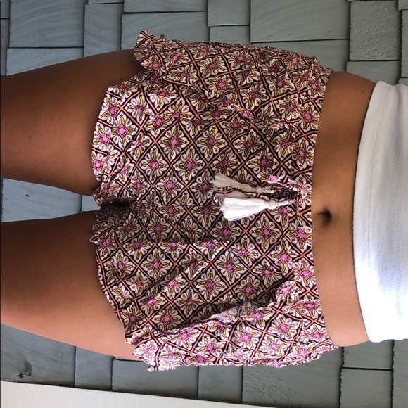 Flowy, Floral printed shorts!! - Picture 3 of 3